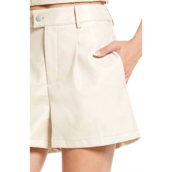 NEW AMYLYNN tonya faux leather shorts in cream - Picture 5 of 5
